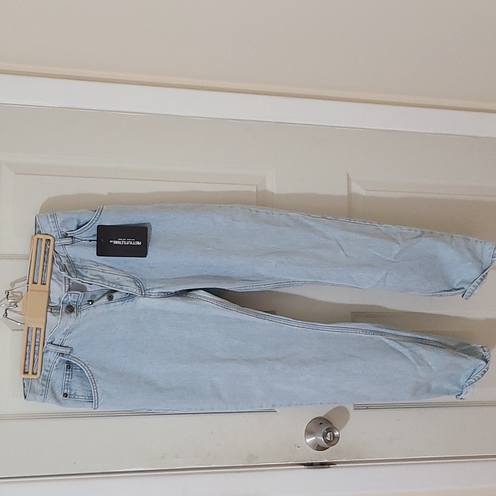 PrettyLittleThing Light Wash Button Fly Vintage V-front Waistband Jeans